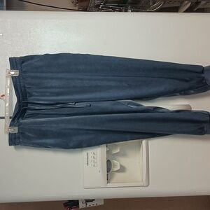 Any Body Blue casual Pant  W/ elastic waist and cuff at the ankle . Size Large